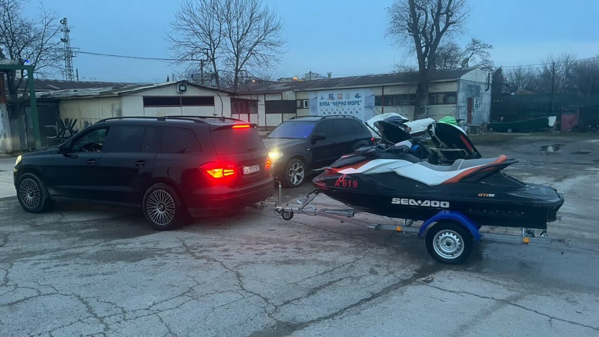 Mobile jet ski delivery